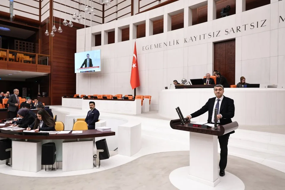 EKMEN: Son kullanma tarihi geçmiş ürünler alenen satılıyor