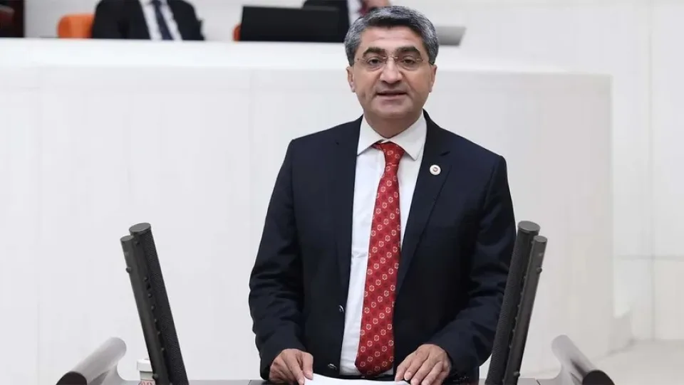 EKMEN İLE AK PARTİ MİLLETVEKİLLERİ ARASINDA AYIP TARTIŞMASI: EMEKLİLERE VE ASGARİ ÜCRETLİYE YAPILAN AYIP!