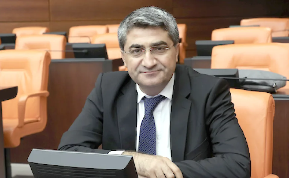 EKMEN AKDENİZ VE TOROS BELEDİYELERİNİN HEDEF GÖSTERİLMESİ KABUL EDİLEMEZ!