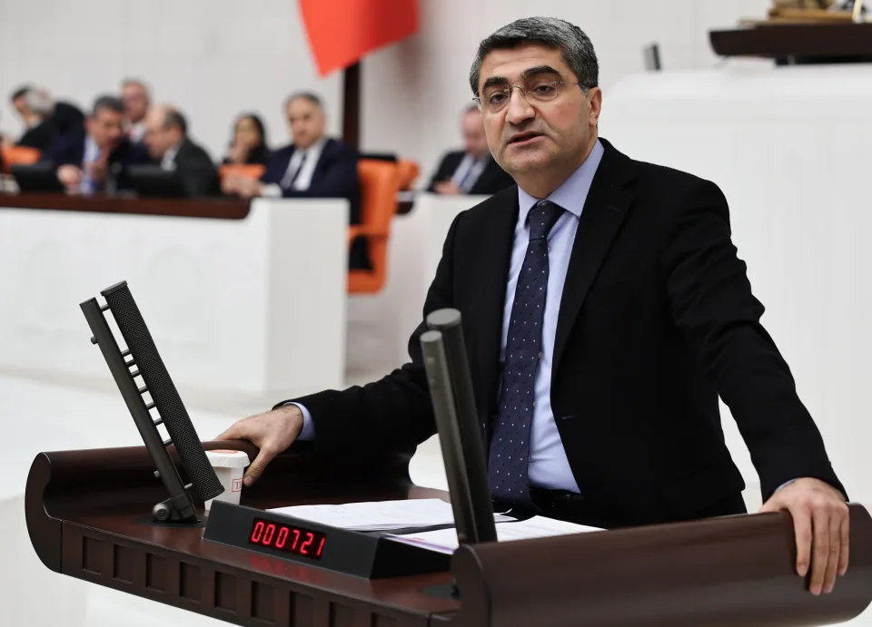EKMEN: OKULLARDA PSİKOLOJİK DESTEK VE REHBERLİK HİZMETLERİ ARTTIRILSIN!