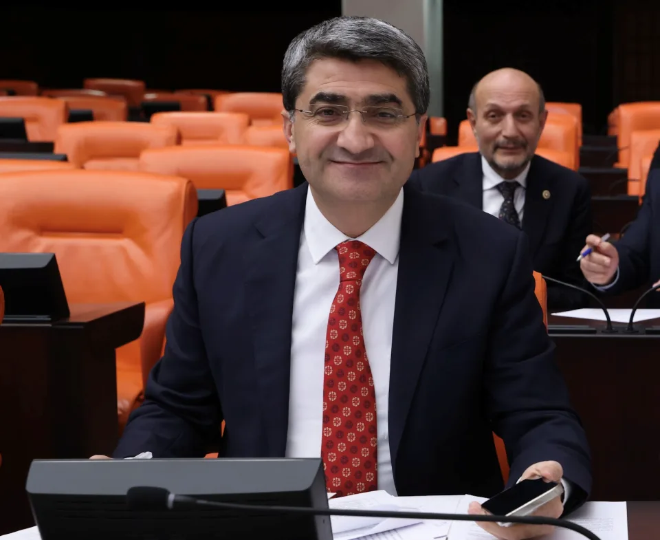 EKMEN: Borcu borç ile kapatan Mersinli çiftçilerimizin don zararı, karşılanmalıdır