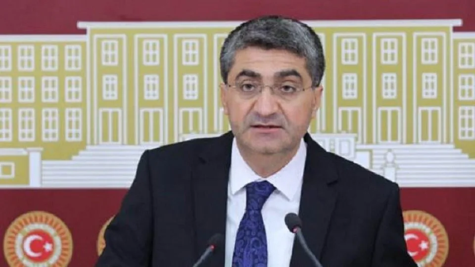 EKMEN : MUHAFAZAKÂR BİR İKTİDARIN ÜLKESİNDE VE SOSYAL DEMOKRAT BELEDİYENİN ŞEHRİNDE BU ACI OLAY YAŞANDI!