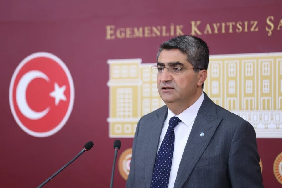 EKMEN: Faiz ve kur kontrolüne bir gecede milyarlar akıtıyor, don mağduru çiftçiye hâlâ tek kuruş ödeme yok