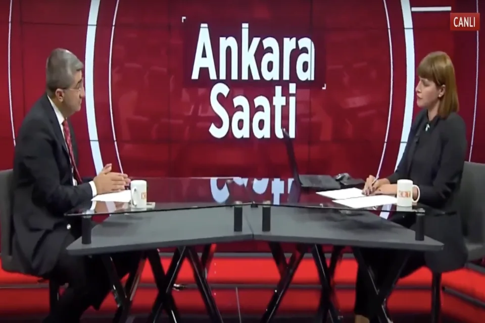 Ekmen: "İnsanları Bir Fanusa Kapatıp Ülkeyi Yönetemezsiniz"