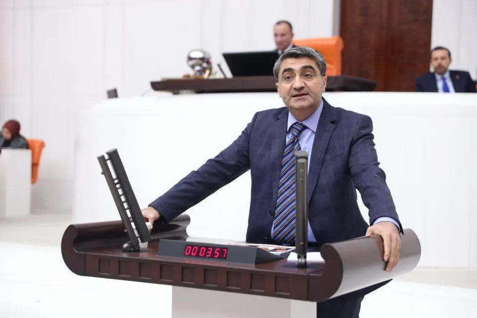 EKMEN: Fesih süreci kendi takviminde ilerliyor