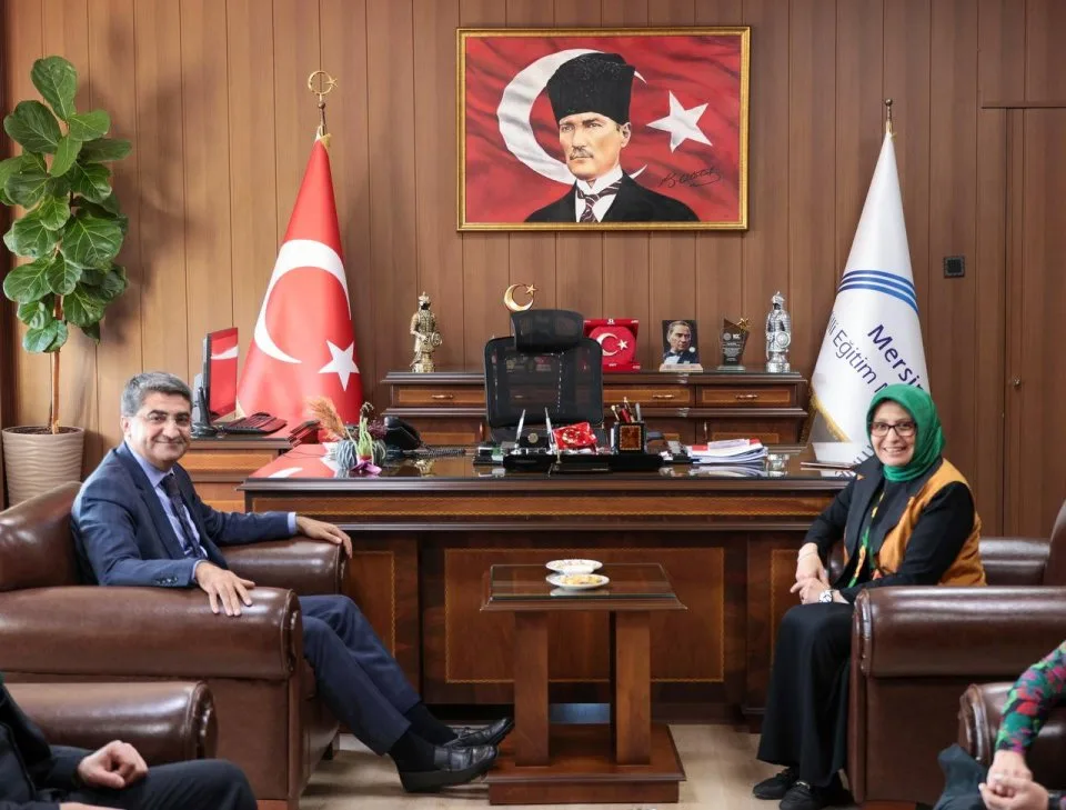 Mersin İl Milli Eğitim Müdürü Fazilet Durmuş’u makamında ziyaret ettik.