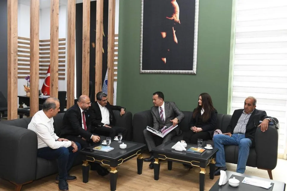 Mersin Yenişehir Belediye Başkanı Ecz. Abdullah Özyigit’i ziyaret ettik.