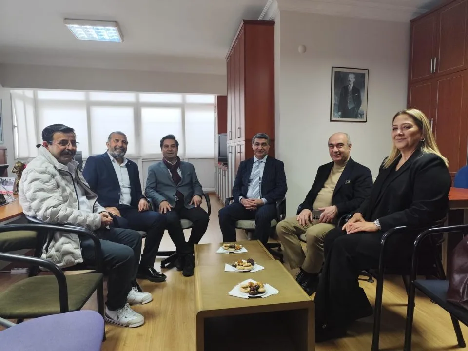 Uluslararası Gazeteciler Cemiyeti Mersin Şubesi Başkanı Sayın Gültekin Hakan Koçman ve yönetim kurulu üyelerini ziyaret ettik