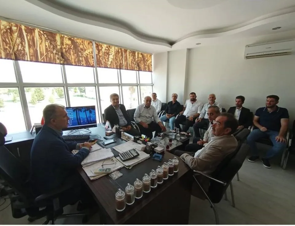 Kızıltepe Zahireciler Odası Başkanı Mehmet Şerif Öter'e konuk olduk.