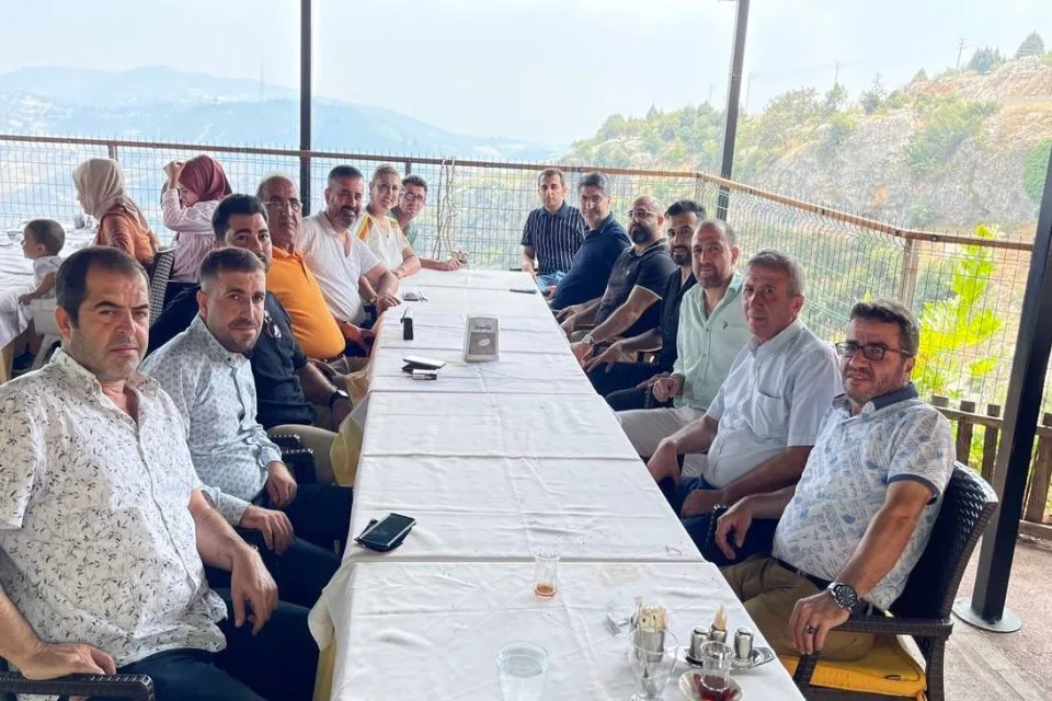 Yayalar Bölgesi esnafı ile ziyaretimiz öncesi DEVA Partisi teşkilatımızla kahvaltıda buluştuk.