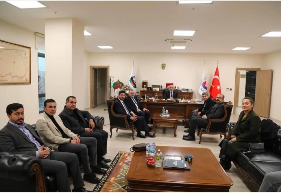 Diyarbakır Ticaret Odasını ziyaret ederek gündemi değerlendirdik.