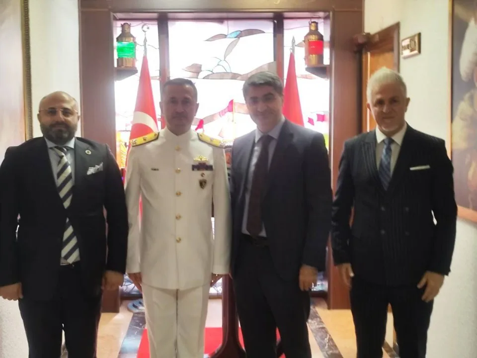 Akdeniz Bölge ve Garnizon Komutanı  Tuğamiral Ali Tuna Baysal’ı makamında ziyaret ettik.