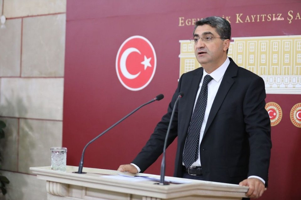 DEVA PARTİLİ EKMEN MEVSİMLİK TARIM İŞÇİLERİNİN SORUNLARINI DİLE GETİRMEYE DEVAM EDİYOR: “Mevsimlik tarım işçilerinin çalışma hayatında kadın ve çocuklar mağdur oluyor”