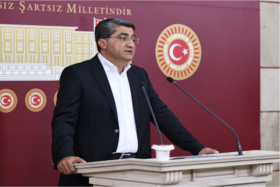 DEVA Partili Ekmen:  Siyasi partilerle konuşulmalıdır