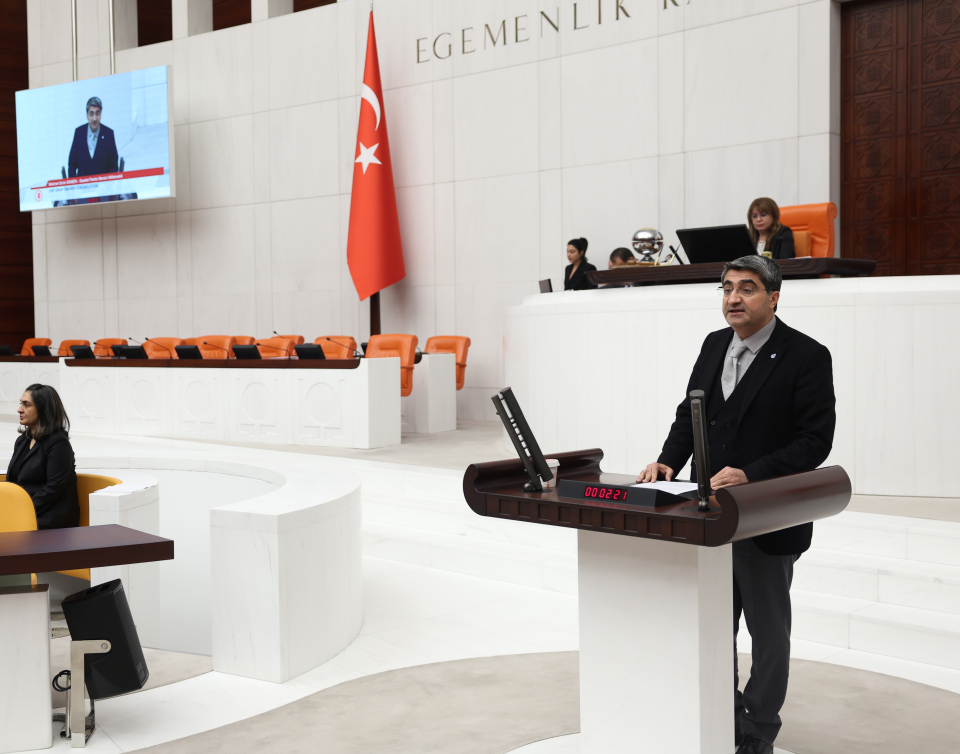 EKMEN: 10 Ocak Gazeteciler Günü’nü kutlayarak; tüm gazetecilere teşekkür ediyorum.