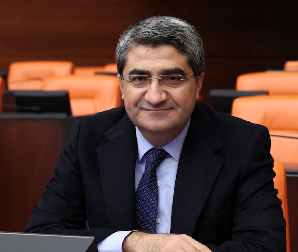 EKMEN: AK PARTİ MİLLETVEKİLLERİNE: FAİZ BÜTÇESİNE HAYIR DEYİN!