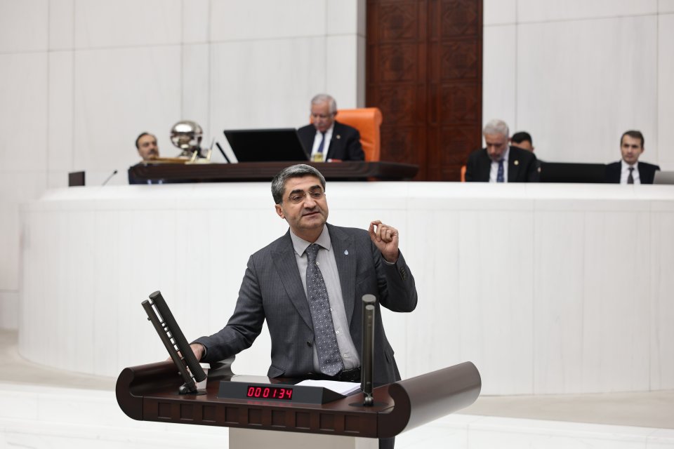 EKMEN: Batı ilçelerinin hakkını verin