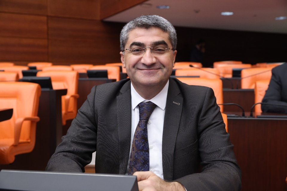 Ekmen’den Bakan’a Ve Firmalara: 