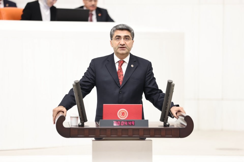 Ekmen, emektar gazeteci Salih Kale için başsağlığı diledi