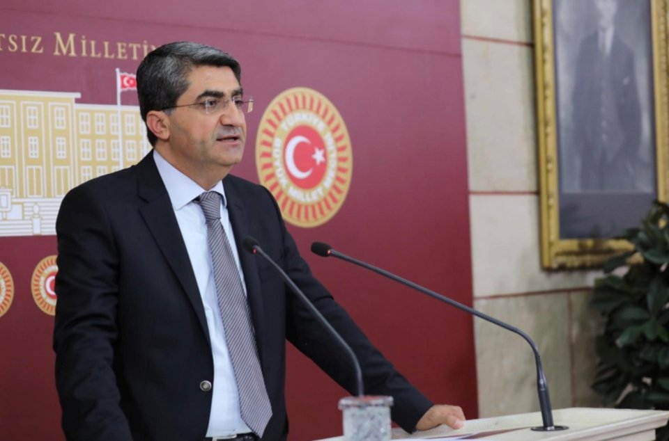 EKMEN : GENÇLERİ DEĞİL NETANYAHU’YU SORUŞTURUN