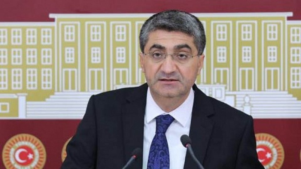 EKMEN: HUKUK EĞİTİMİ SOS VERİYOR