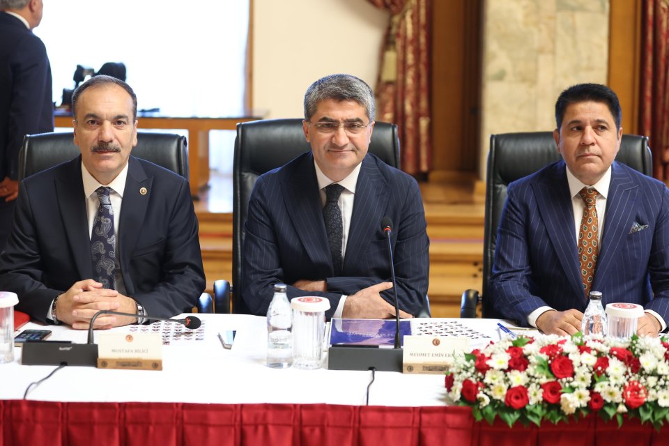 EKMEN: Komisyonun gündemi; herkes için adalet, herkes için hukuk, herkes için demokrasi olmalı 