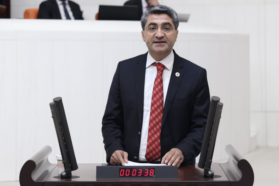 Ekmen Orman Bakanı Yumaklı’ya sordu; İptal edilen ihaleler orman yangınıyla mücadeleyi etkiledi mi?