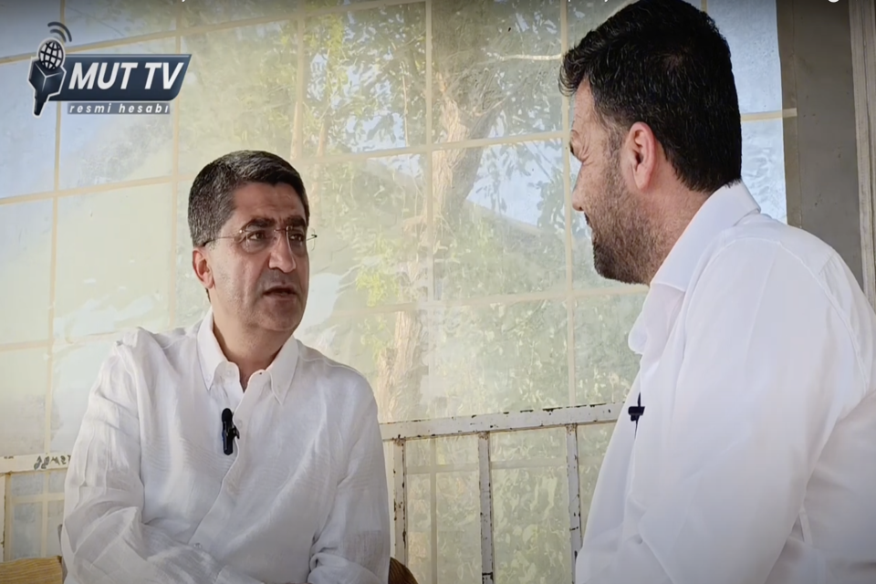 EKMEN: OXFORD’TAN DAHA PAHALI BİR EĞİTİM VERİYORUZ!