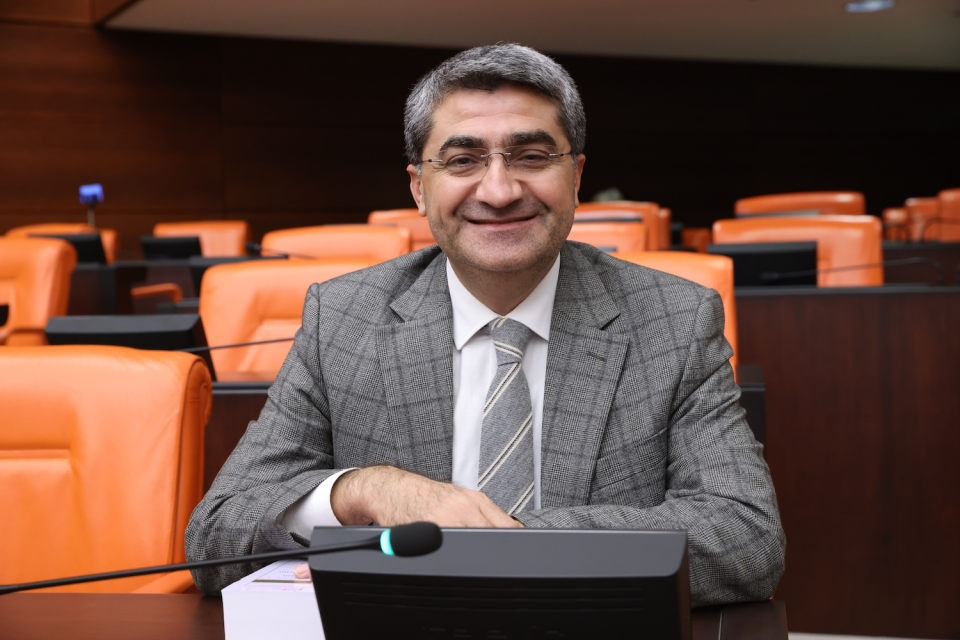 EKMEN: PAMUKLUK BARAJI VE TOROSLARDAKİ SULAMA PROJELERİ BU YIL TAMAMLANSIN!