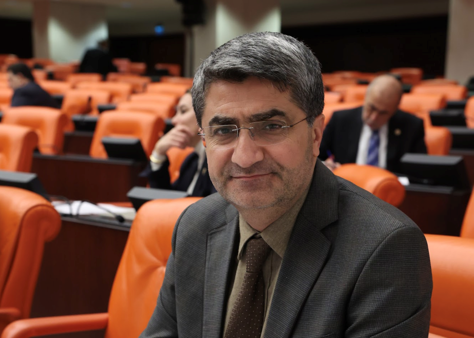 EKMEN: YABANCI TURİST GÜVEN BUNALIMI YAŞIYOR! OTEL YANGININ TURİZM SEKTÖRÜNE ETKİLERİ ARAŞTIRILMALI