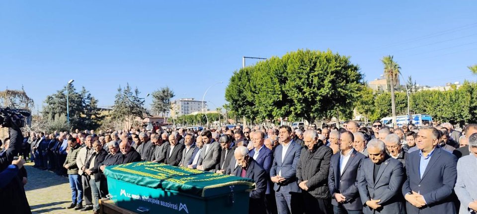 Adana önceki dönem Baro Başkanı Semih Gökayaz’ın annesi Sevinç Gökayaz’ın cenaze törenine katılım sağladık.