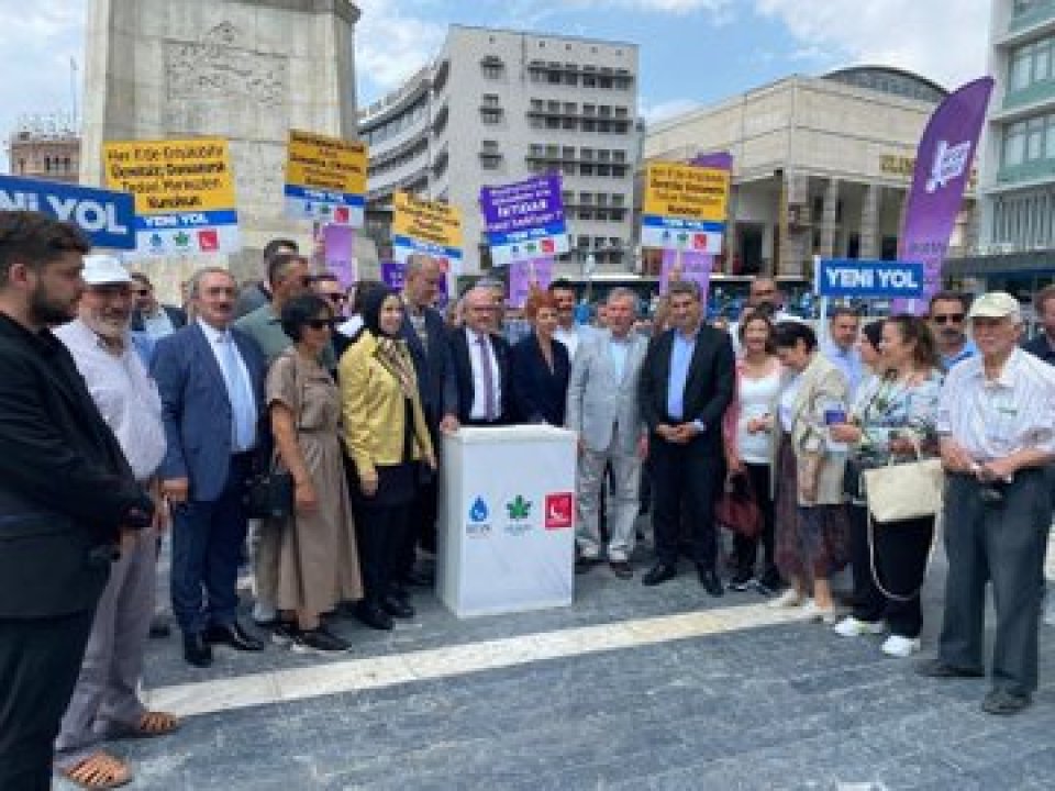  Ankara'da Ulus Atatürk Heykeli'nin önünde Yeni Yol Grubu olarak; Madde Bağımlılığı İle Mücadele kapsamında imza kampanyası ve basın açıklaması gerçekleştirdik