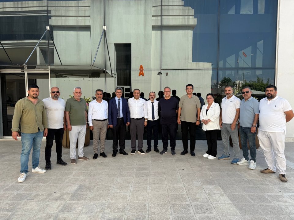 Antalya’da Batmanlılar Eğitim ve Yardımlaşma Derneği’ni ziyaret ederek hemşehrilerimizle bir araya geldik. 
