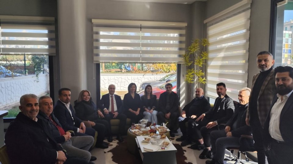 Ayşe Yerden Hanım'a Rose Danışmanlık & Gayrimenkul işyeri ziyaretinde bulunduk