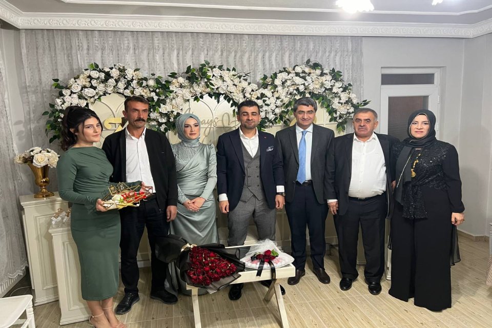 Batman il başkanımız Sehmus Yılmaz ile birlikte; Bilal ve Zehra’nın Nişan törenlerinde bulunduk.