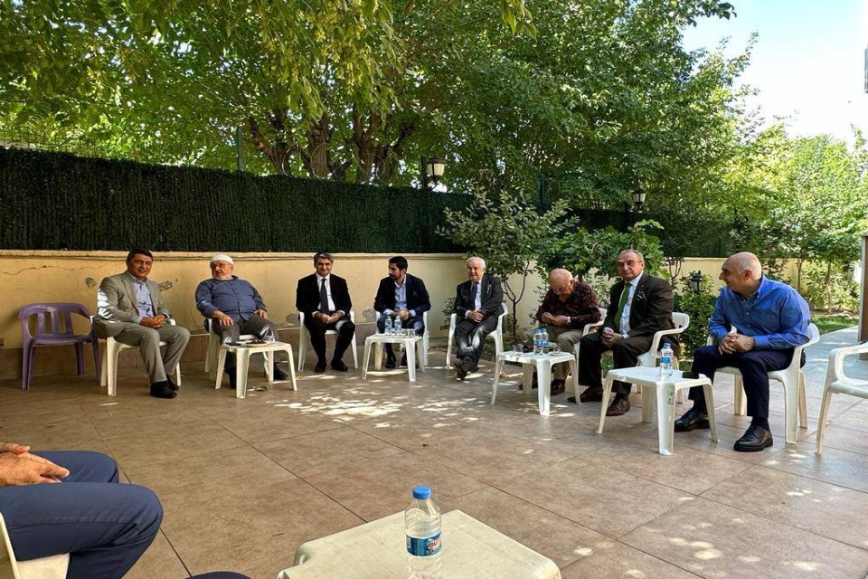 Batman milletvekilliğini yapmış değerli vekillerimiz Kudbettin Hamidi, Ataullah Hamidi ve Hamidi ailesini ziyaret ettik.