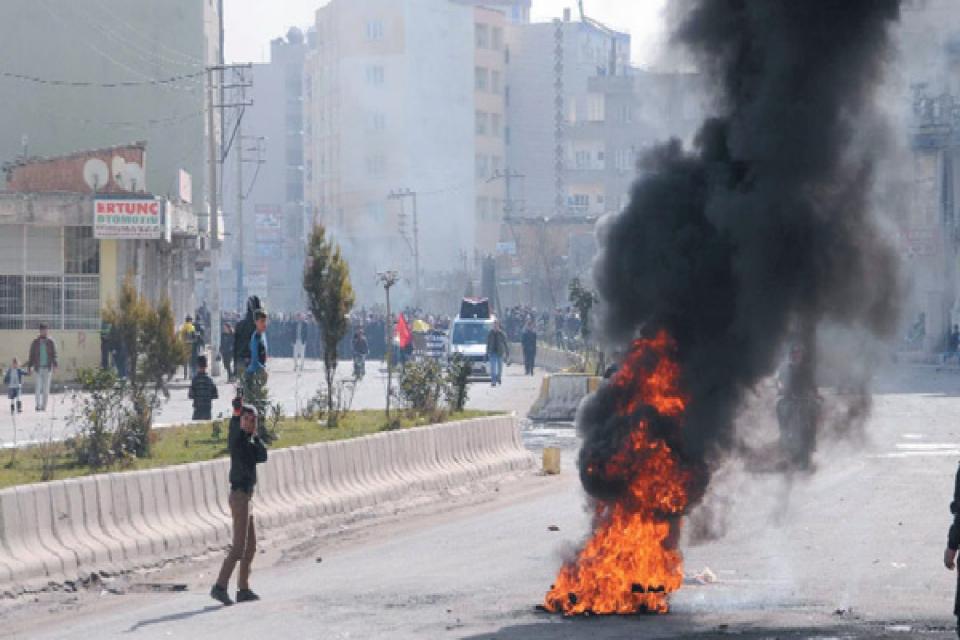 Demokratikleşme / silahsızlanma dilemması
