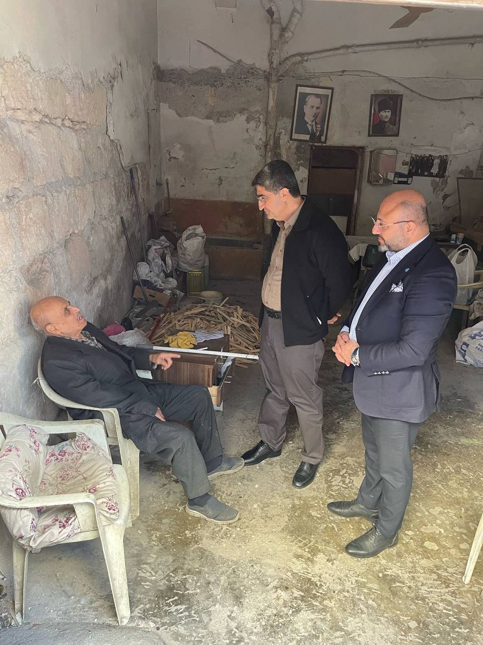 Deva Partisi Mersin İl Başkanımız Taner Işıkbay, il yöneticilerimiz ve Mezitli Belediye Başkan Adayımız Nihat Özen ile Mesudiye mahallesi esnaf gezisi yaptık.