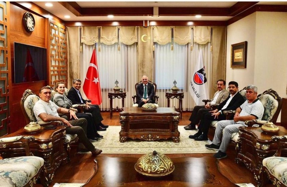 Diyarbakır Valisi Sn. Murat Zorluoğlu'na hayırlı olsun ziyaretinde bulunduk.