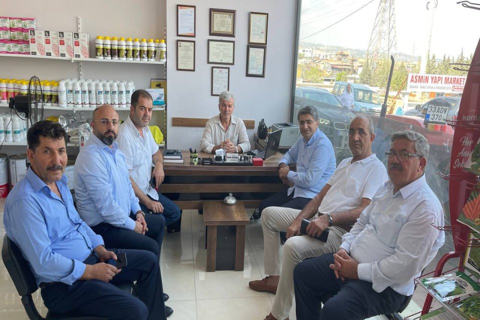 Erdoğan Agro Yüksek ziraat mühendisi Mustafa Erdoğan’ı iş yerinde ziyaret ettik.