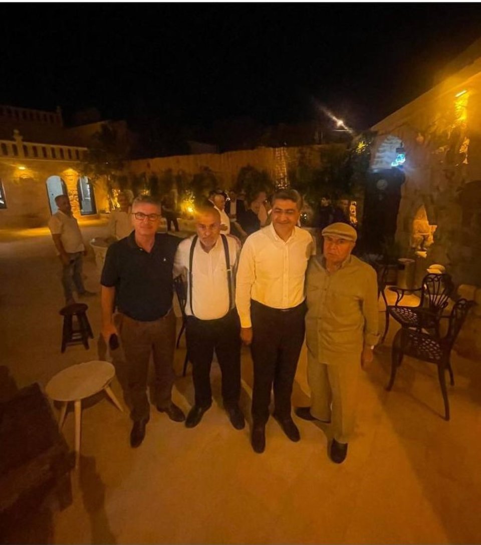 Esat Uçan, aile dostumuz Nuri Uçan ve Uçan ailesini Midyat'ta ziyaret ettik.