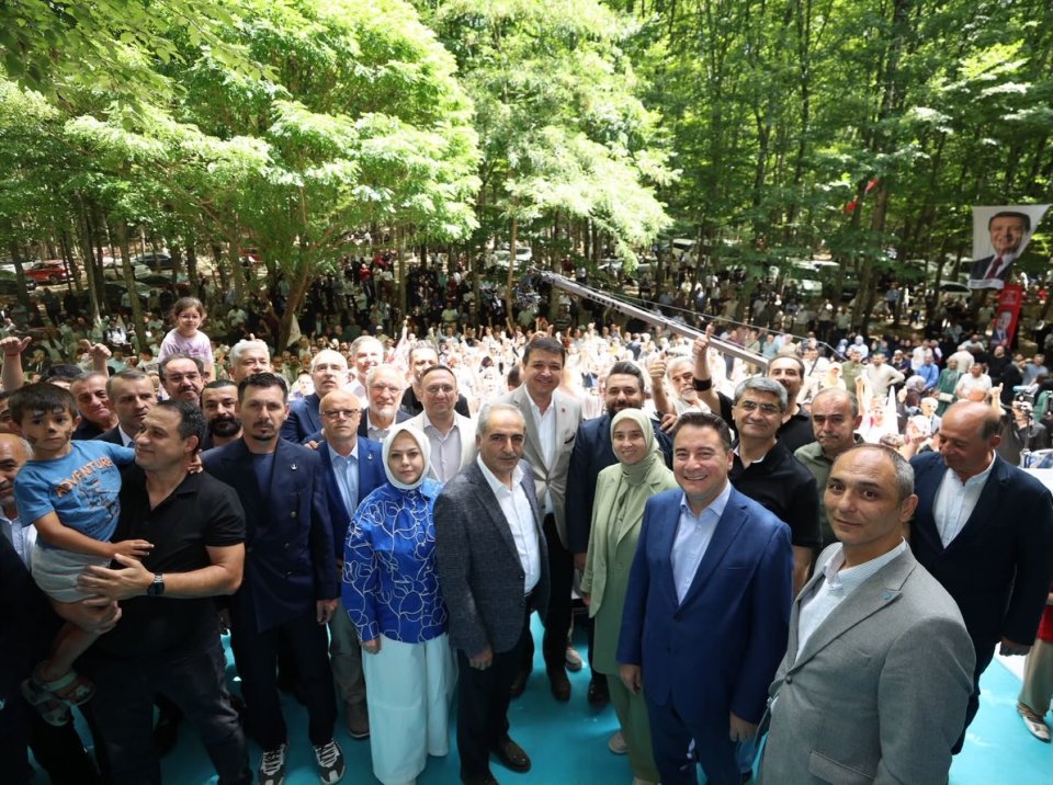 Genel Başkanımız Sayın Ali Babacan, Saadet Partisi Genel Başkanı Sayın Mahmut Arıkan, milletvekili arkadaşlarımız, İstanbul teşkilatlarımız ve Saadet Partisi İstanbul teşkilatı ile “Geleneksel Saadet Pikniği”nde bir araya geldik.