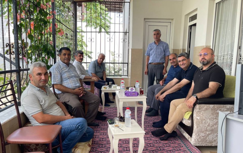 Hac ibadetini tamamlayıp ülkeye dönen Hacı Nazım Yıldırım’ı ziyaret ettik.