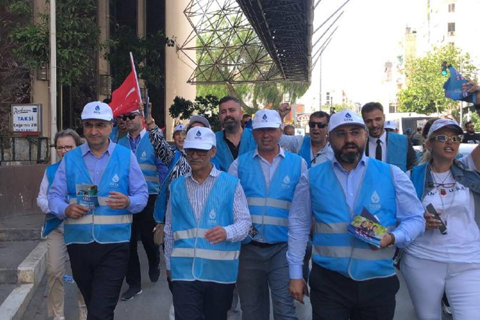 Hastane caddesinde 13. Cumhurbaşkanı Adayımız Sayın Kemal Kılıçdaroğlu için oy istedik