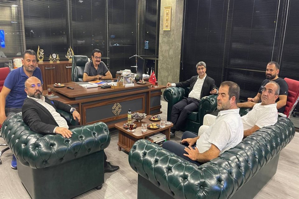 İş insanı Özcan Kaya’yı iş yerinde ziyaret ettik.