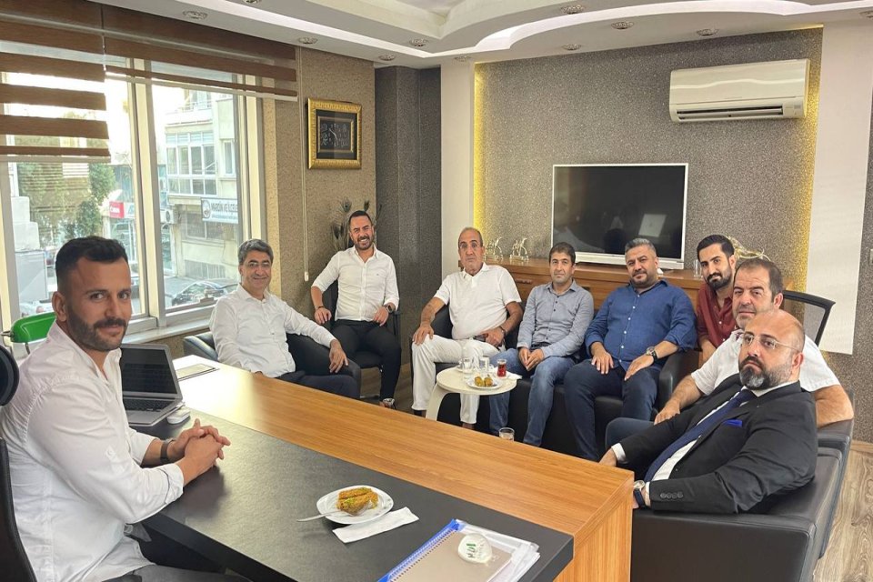 İş insanı Yıldırım kardeşleri iş yerinde ziyaret ettik.