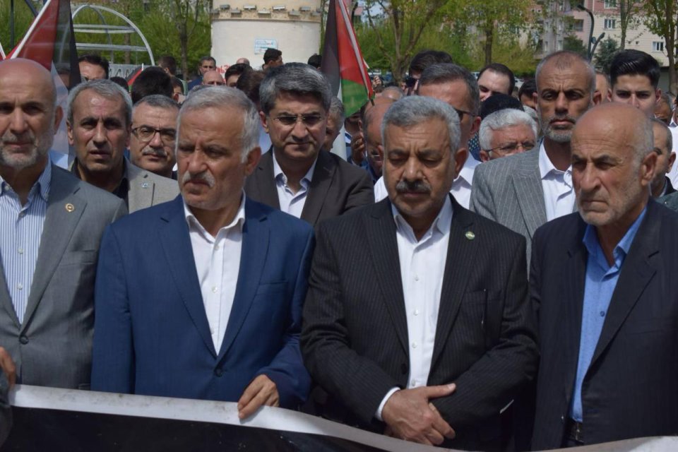 İsrail soykırımını lanetleme ve şehitler için gıyabi cenaze namazı