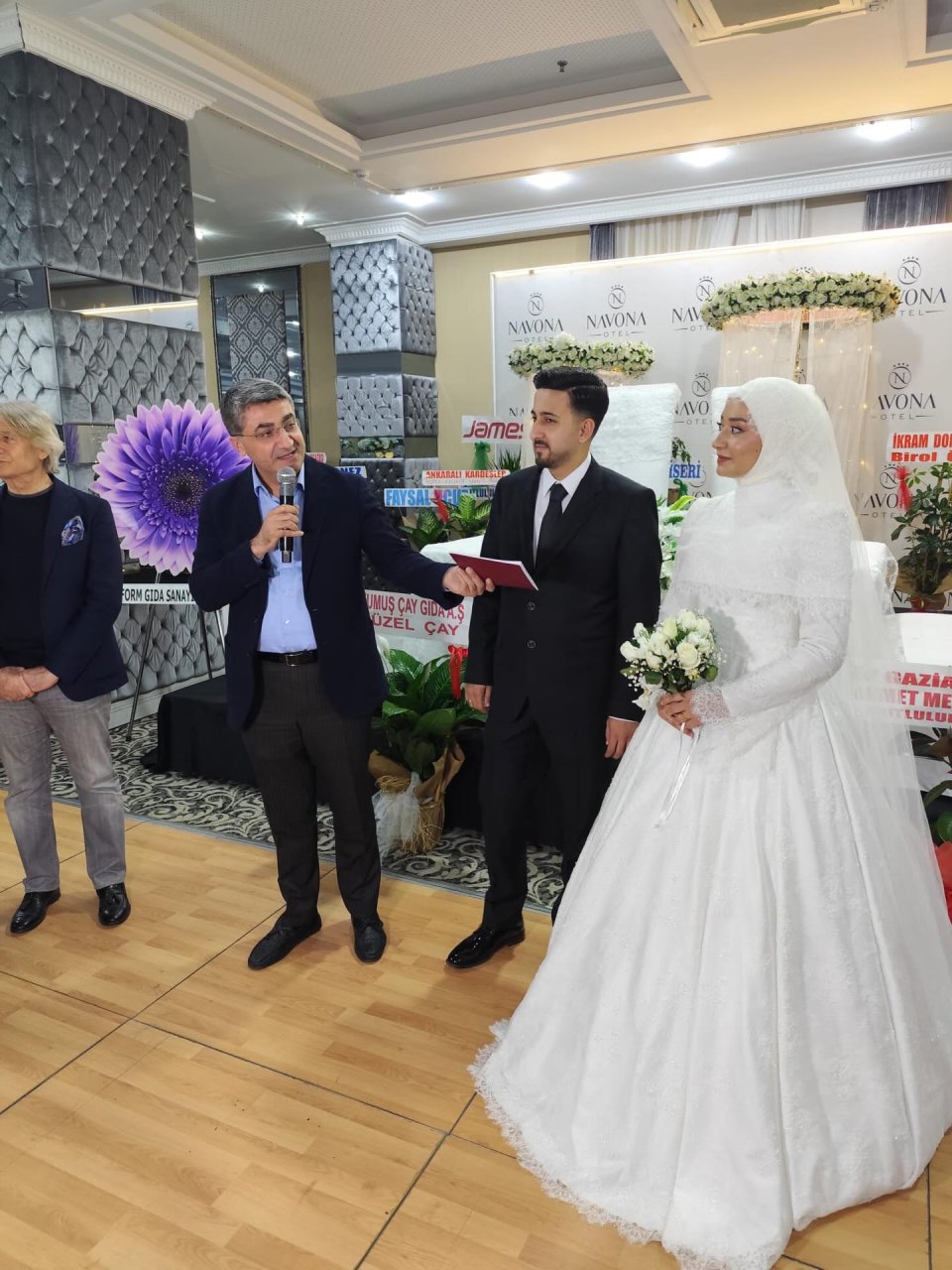 Kıymetli Uygur ve Topcu ailelerinin evlatları Kübra ve Hüseyin’in düğün törenlerinde bulunduk