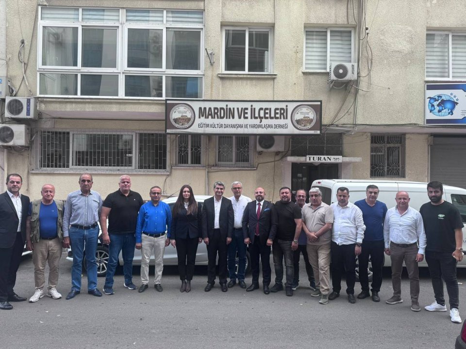 Mardin ve ilçeleri eğitim kültür ve dayanışma derneği (Marider)’e başkan seçilen Şehmus Ceylan ve yönetimini ziyaret ettik.
