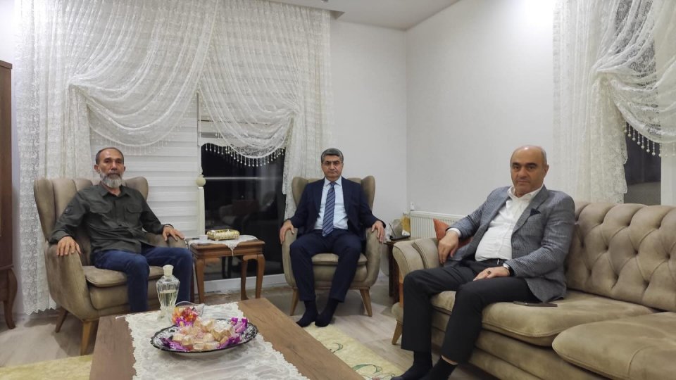 Merhum babası Yaşar Demir için Gökhan Demir’e taziye ziyaretinde bulunarak, başsağlığı dileklerimizi ilettik